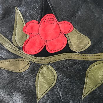 Liten Skinnväska m rosenmotiv