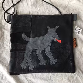 Liten Skinnväska med Varg motiv