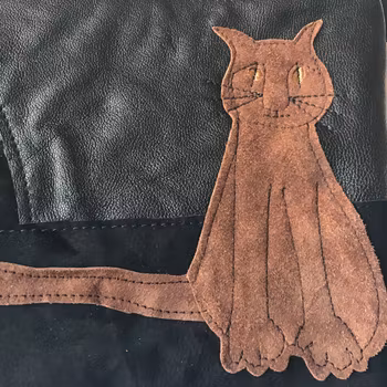 Liten Skinnväska m kattmotiv