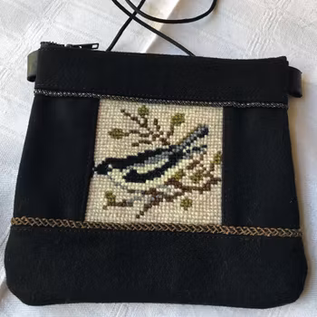 Väska med handbroderi