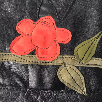 Liten Skinnväska m rosenmotiv
