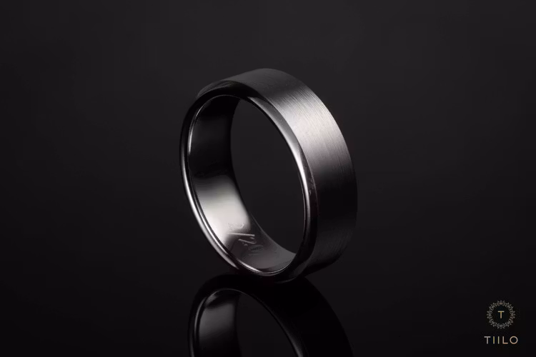 Titan ring