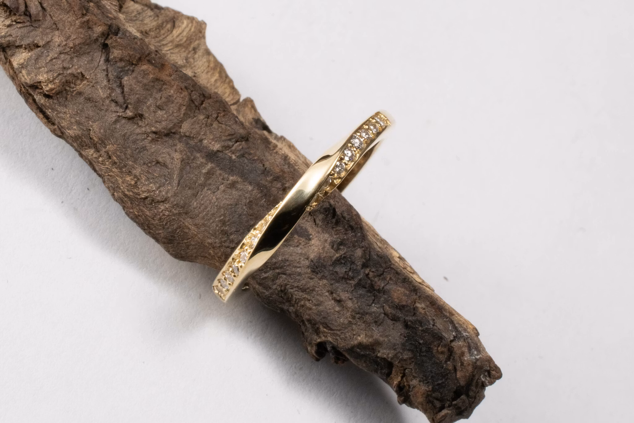 Vacker stilren ring