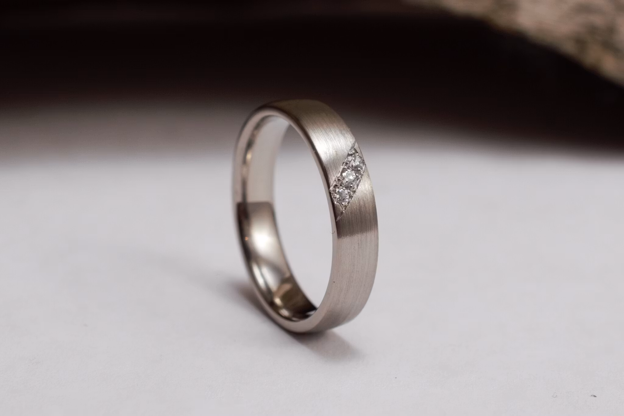 Titanring 3 stenar