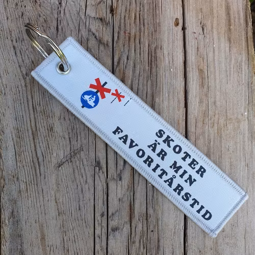 SKOTER ÄR MIN FAVORITÅRSTID - Nyckelring/tag