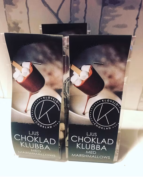 Varm choklad klubbor med marshmellow