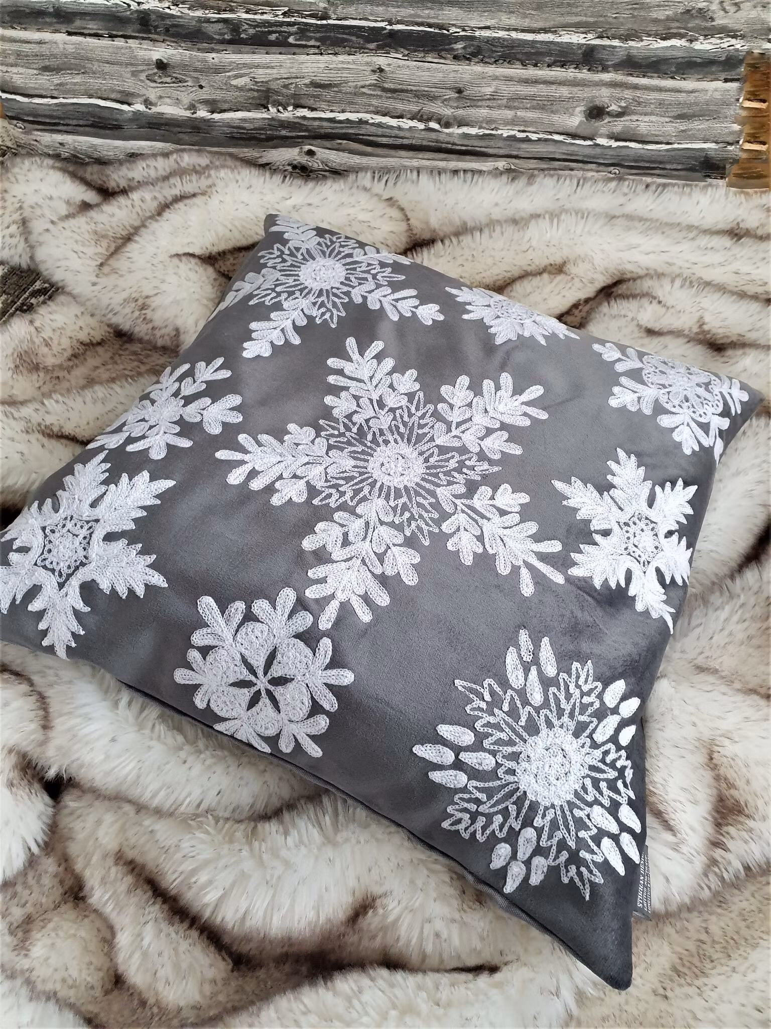 Iskristaller Broderat kuddfodral