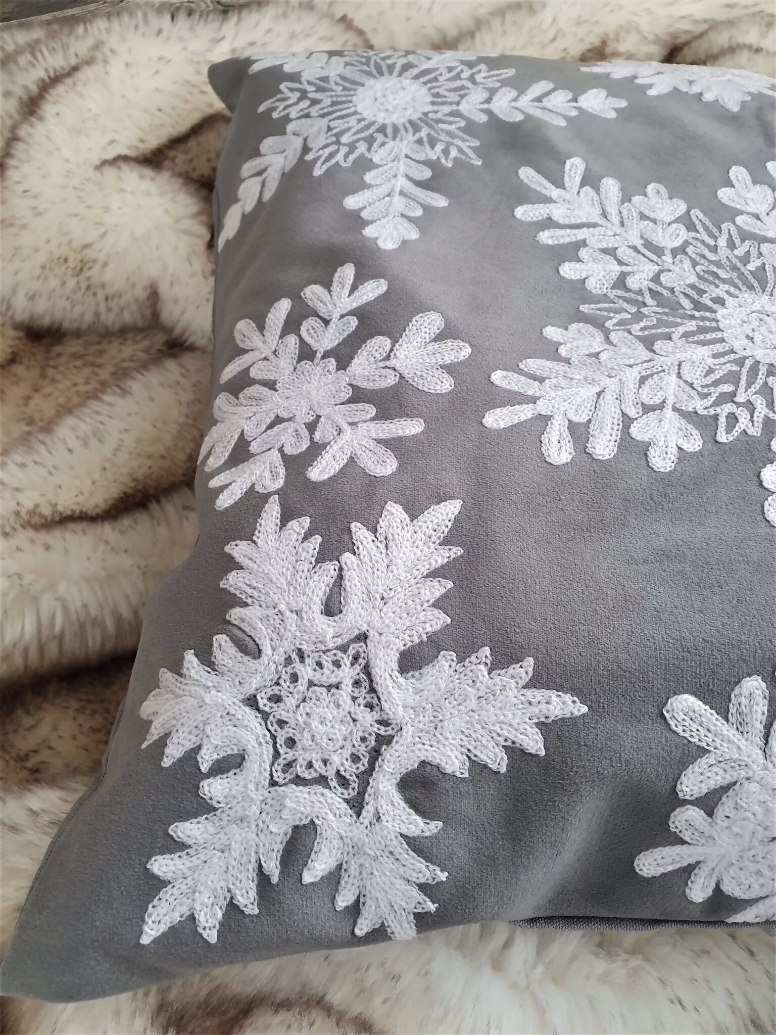 Iskristaller Broderat kuddfodral