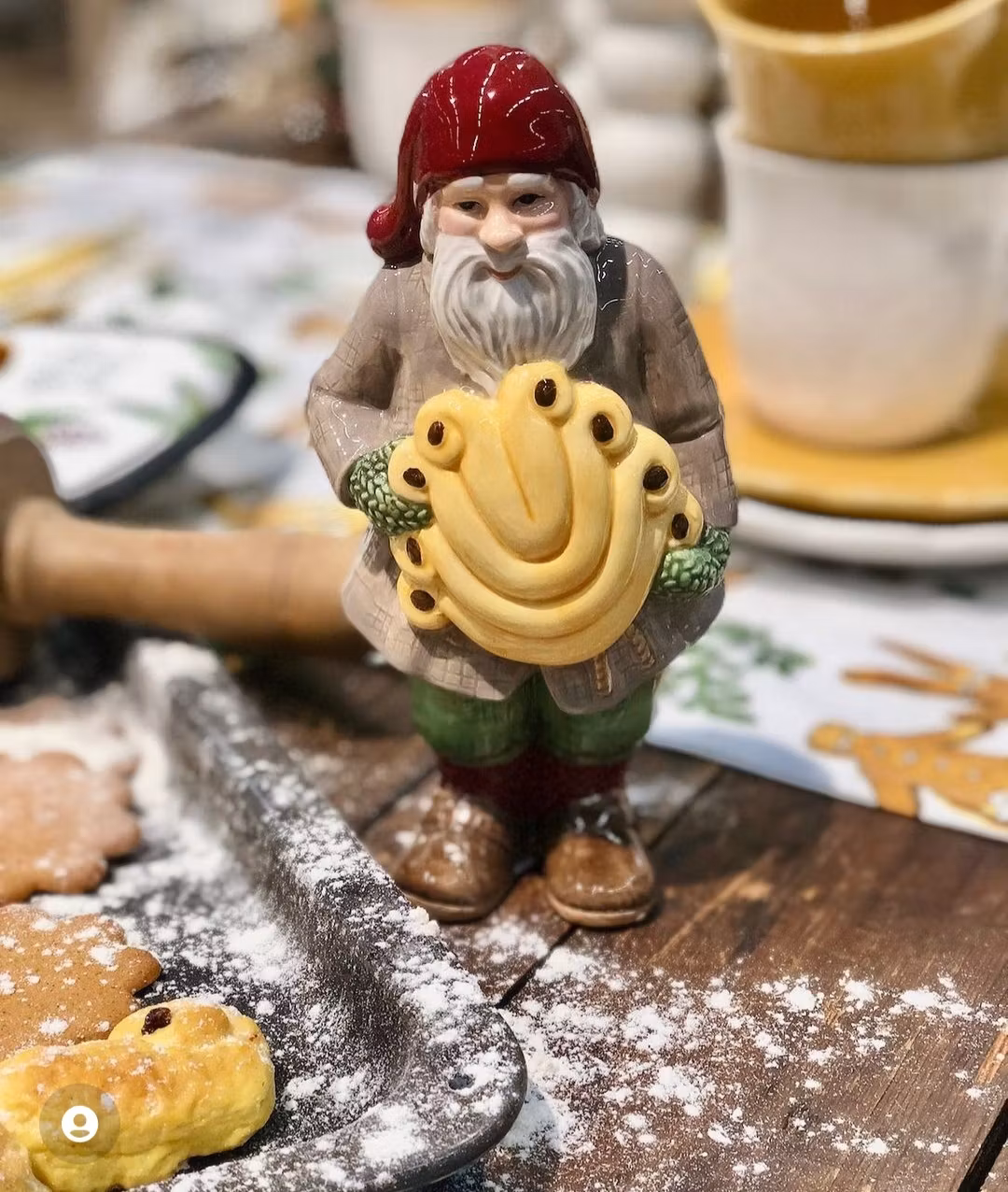 Julbak tomte med lussebulle