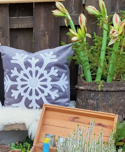 Kuddfodral  Stor broderad snöflinga
