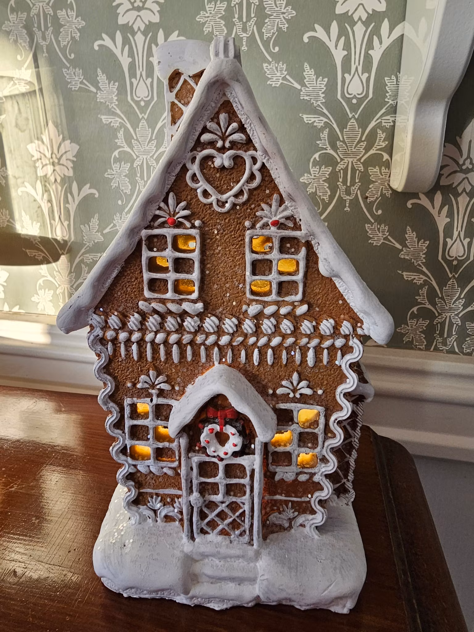 Pepparkakshus med Ledlampor