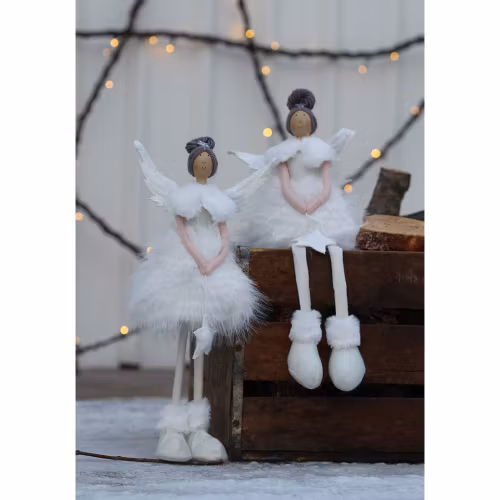 Sittande ängel Clara