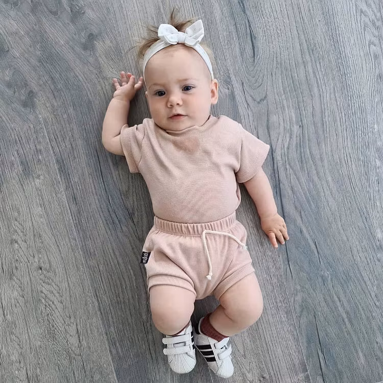 Set bummies och t-shirt - Ribb Karamell