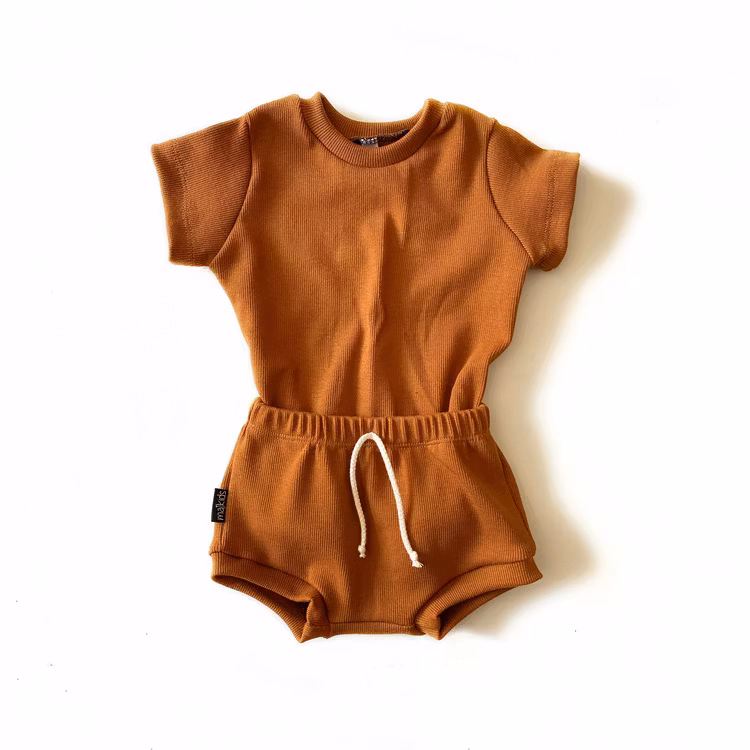 Set bummies och t-shirt - Ribb Karamell