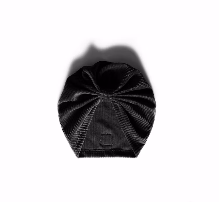 Turban -  Svart velour med manchesterlook