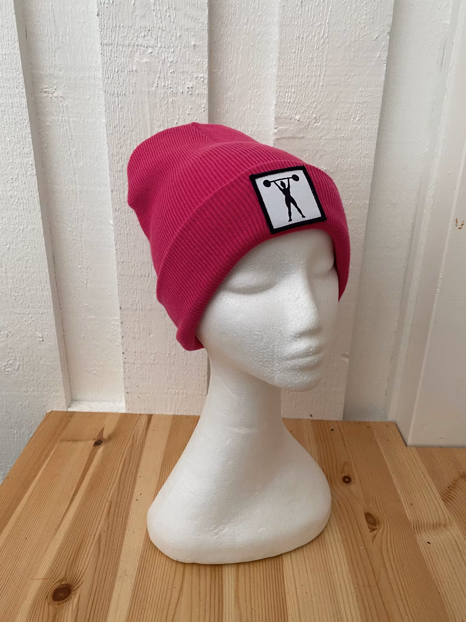 Mössa med Stark tjej-patch