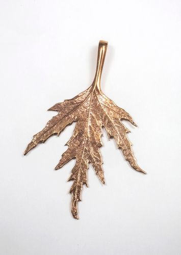 Hänge Brons