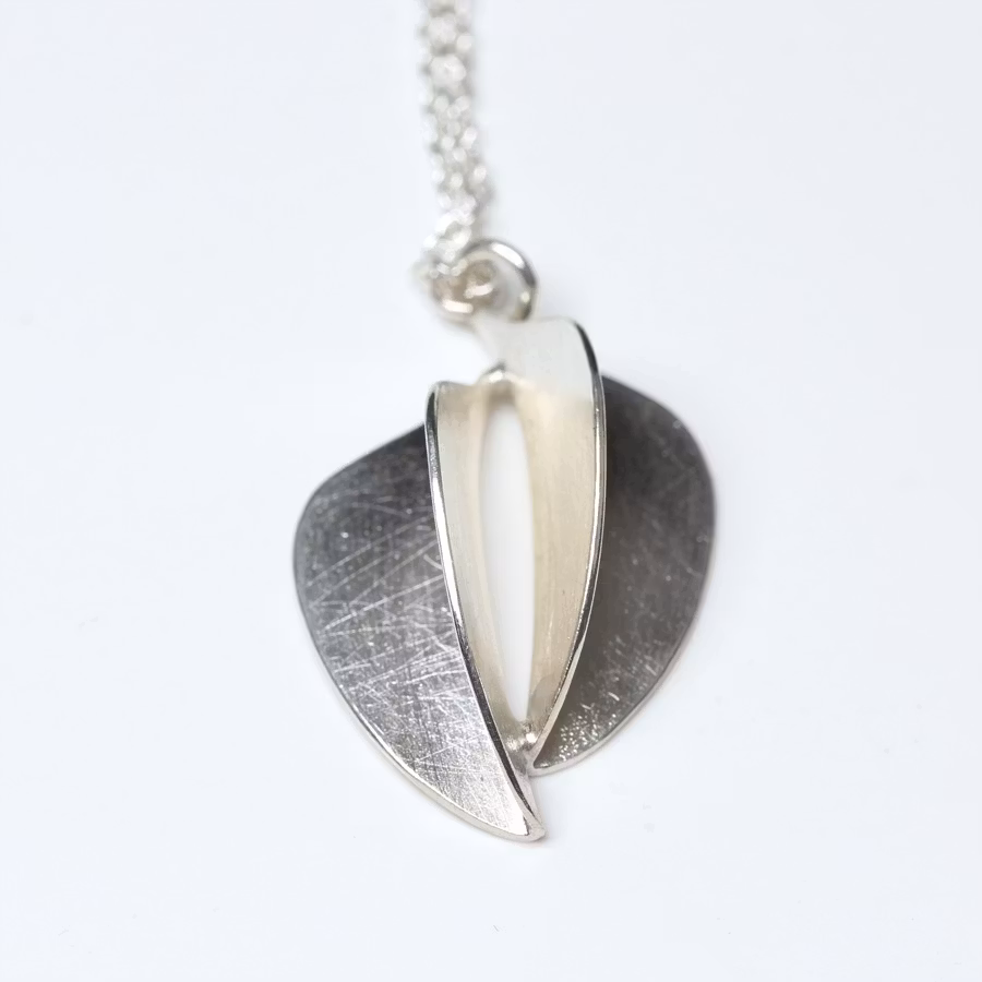 Halsband silver - bladverk, 2 blad