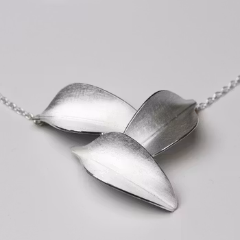 Halsband - Bladverk, 3 blad