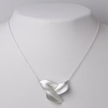 Halsband - Bladverk, 3 blad