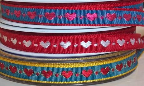 Dekorband turkost med röda hjärtan