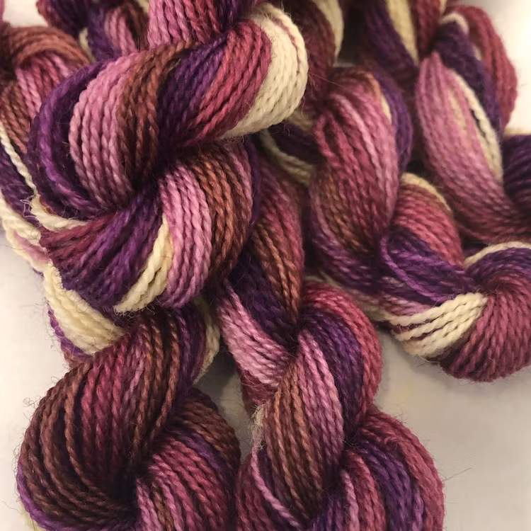 Möbelåtta 8/2 lila mix handfärgad