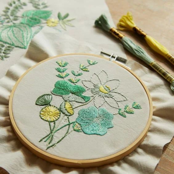 Broderikit "The water garden"