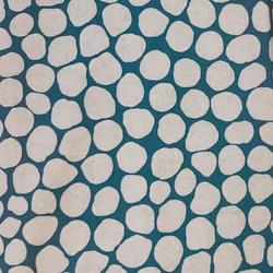 Bomullstyg prickar Kaffe Fassett per dm