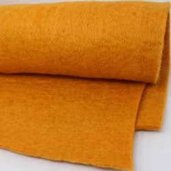 Ullfilt 25x25cm bärnstensgul