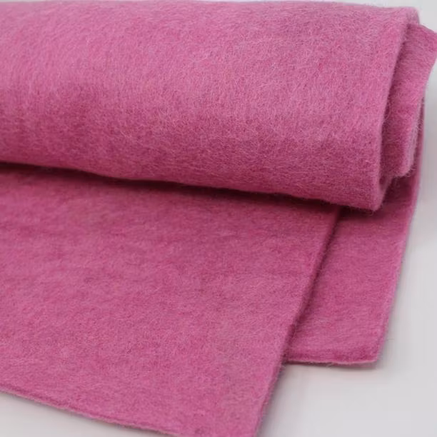 Ullfilt 25x25cm cerise