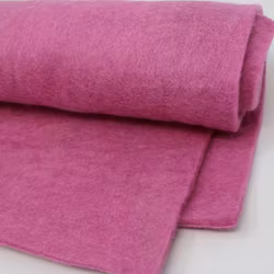 Ullfilt 25x25cm cerise