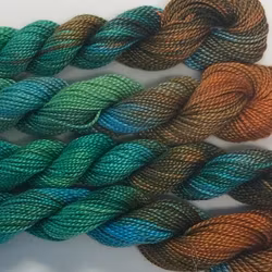 Pärlgarn nr 8 melerat grön-turkos-brun