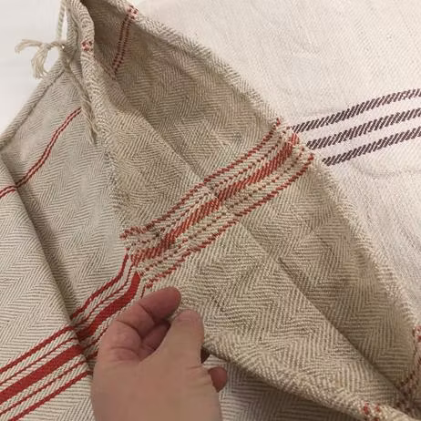 Tygsäck med röda ränder