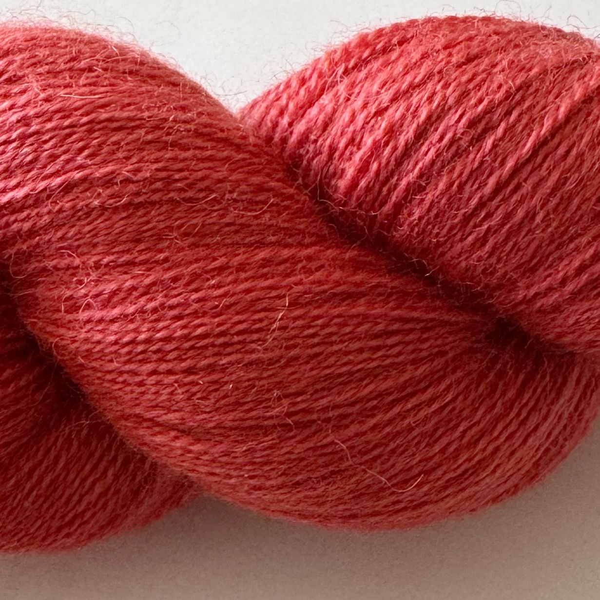 Redgarn 20/2 hallonröd 224