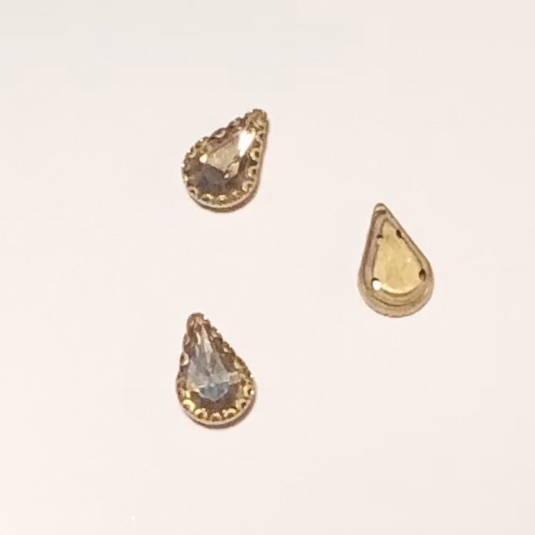 Montee droppe 7x11mm blek guld