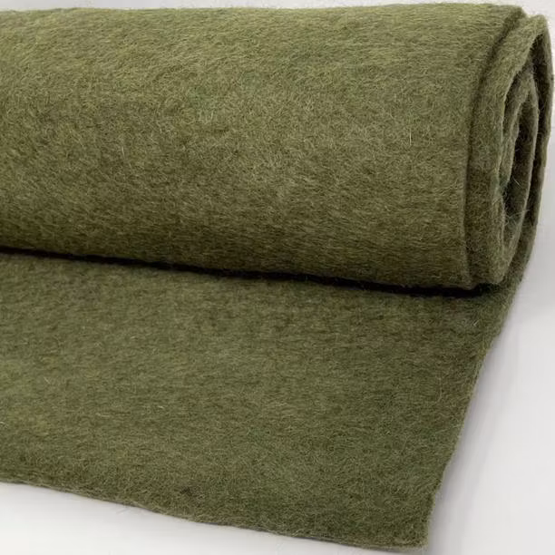 Ullfilt 25x25cm mossgrön
