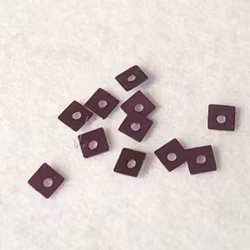 Paljett fyrkantig 4x4mm vinröd