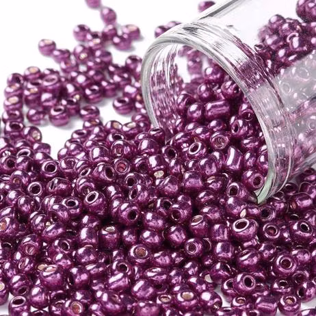 Seedbead 3mm fuchsia metallic