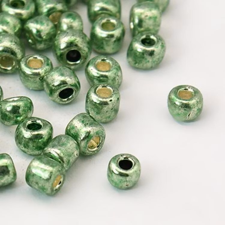 Seedbead 4 mm grön metallic