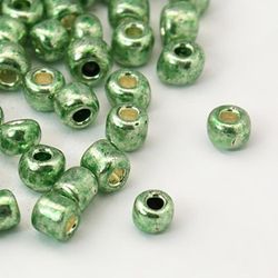 Seedbead 4 mm grön metallic