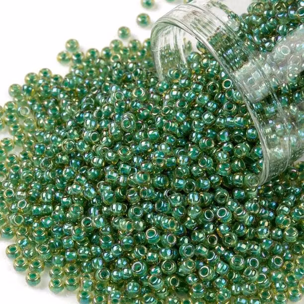 Seedbead 2mm grön mintlined