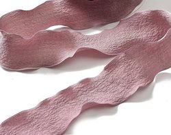 Dekorband med volangkant blek lila