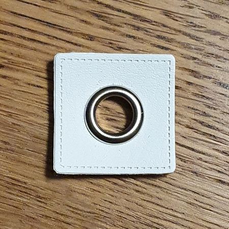 Öljett vit 28 mm