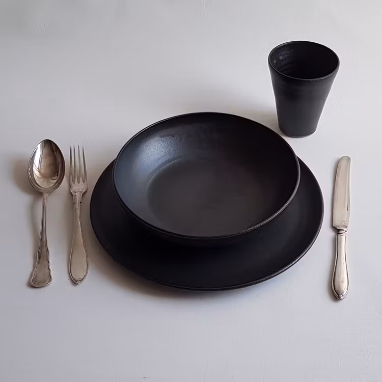 Djuptallrik i Serien Svart Granit