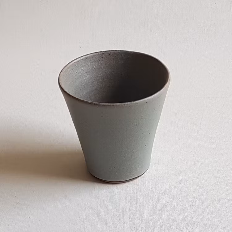Cappuccino / Liten Kaffemugg i Serien Råsiden / Grågrön