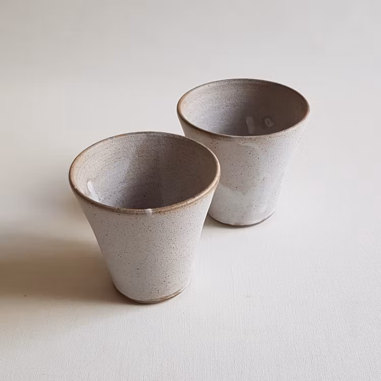 Cappuccino / Liten Kaffemugg i Serien Frost / Vit