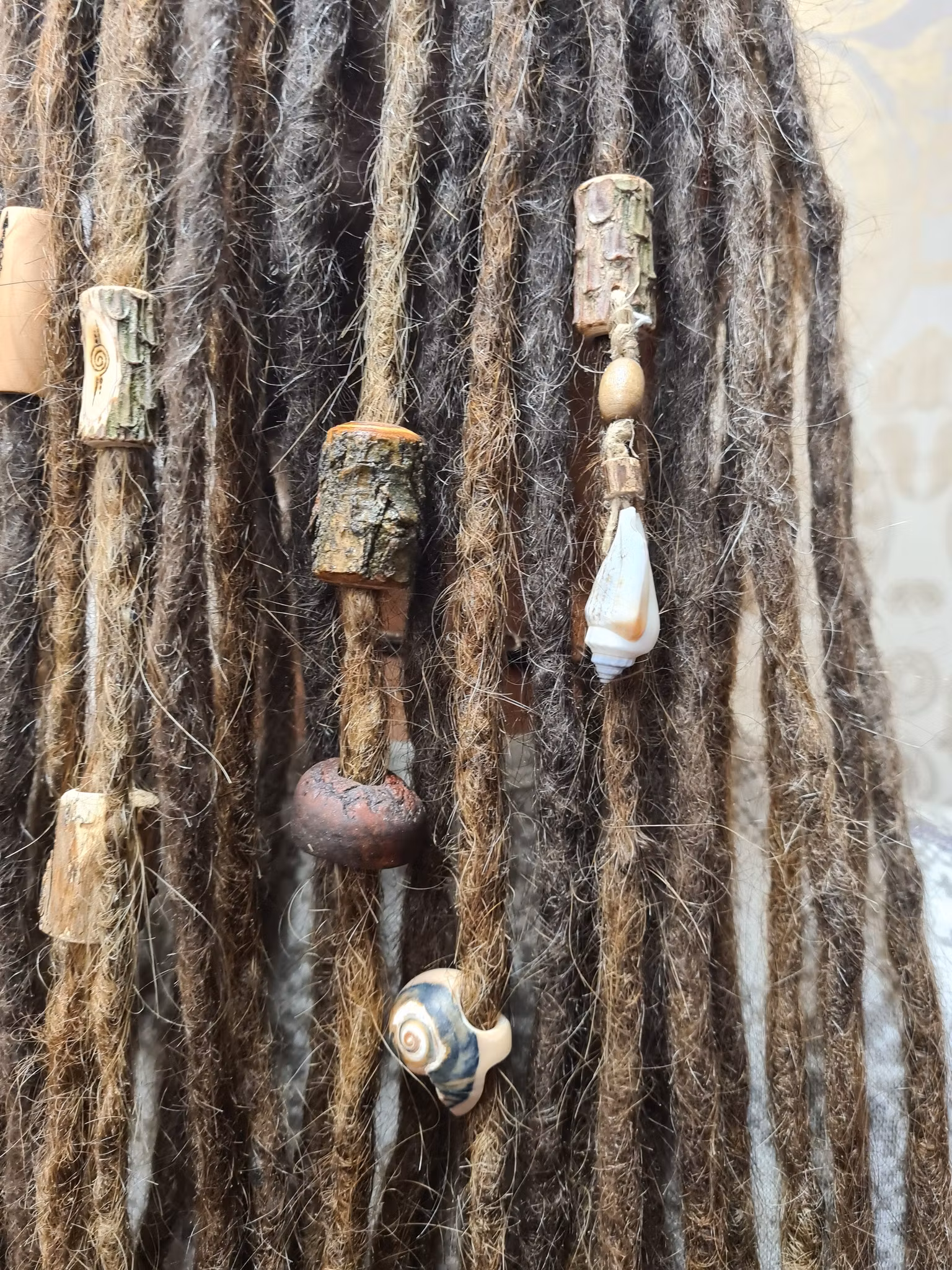 "Träfiber" - Trädekoration till dreads (9mm hål)