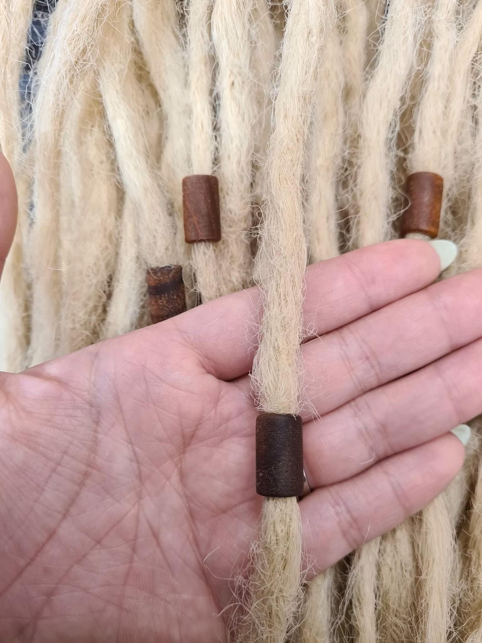 Mörk Trämix "Small" Äkta Trä Dreadsmycken (6mm hål)