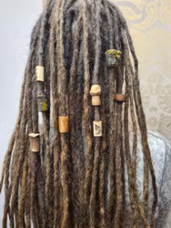 "Woodstock" - Trädekoration till dreads (9mm)