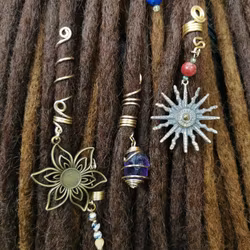 Helios Dreadsmycke (Guld 0,8 cm)